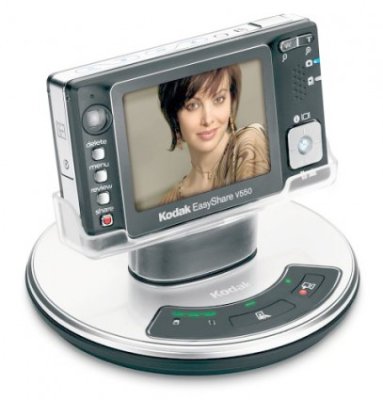 Kodak renunţă la producţia de camere foto şi video pentru a ieşi din faliment
